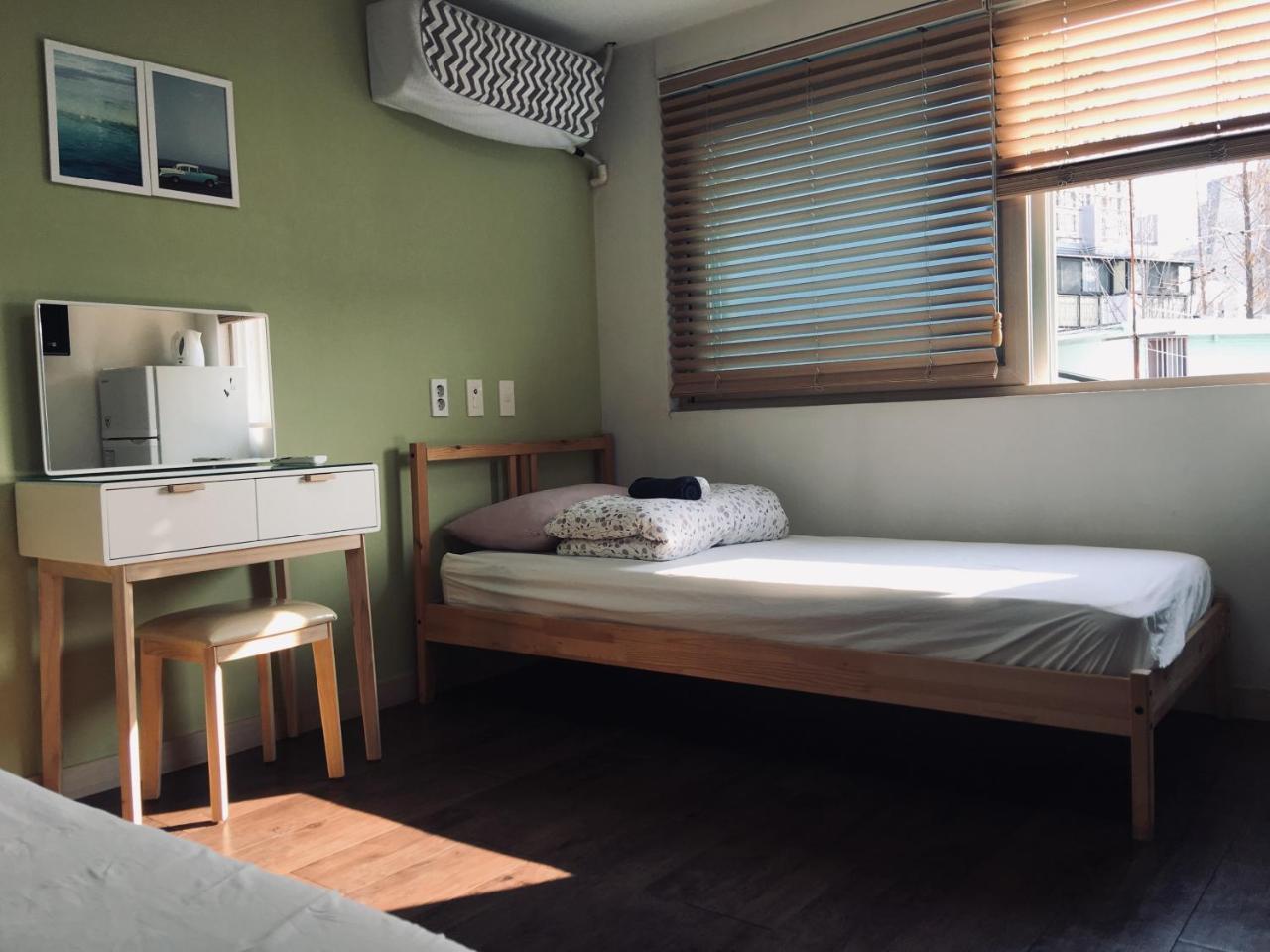 Hongdae Pencil Guesthouse Seul Esterno foto